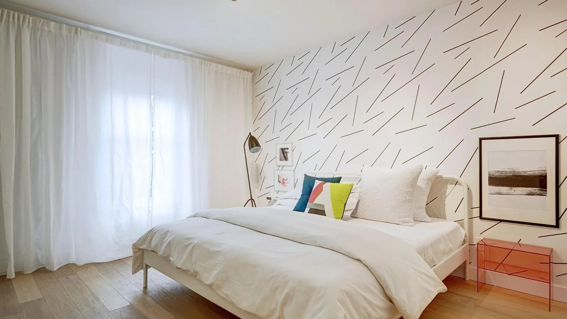 Explore Montreal From Sleek Contemporary Apartment By Den Stays 0*,
